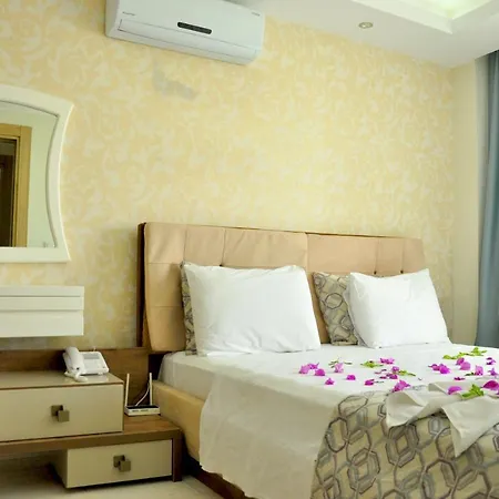 Apartmanhotel Happy Family 3*