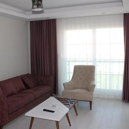 Happy Family Apartmanhotel 3*