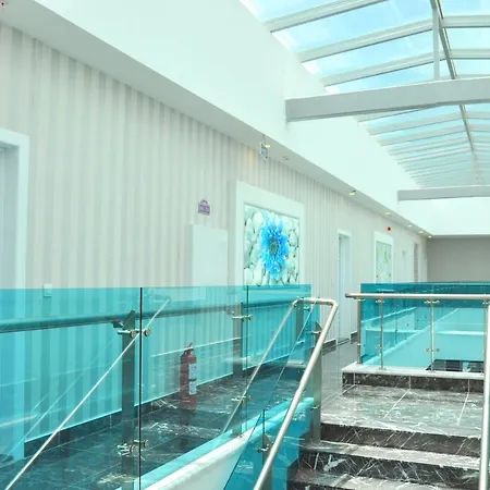 Happy Family 公寓式酒店 3*