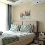 Aparthotel Happy Family 3*