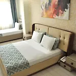 Aparthotel Happy Family 3*