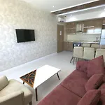 Happy Family Aparthotel