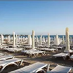 Aparthotel Happy Family 3*