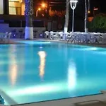 Aparthotel Happy Family 3*